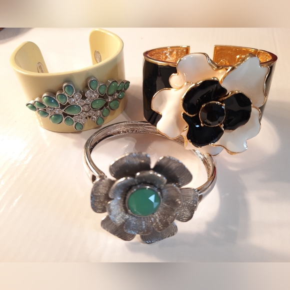 Michael Kors Floral Bracelet Set - Gold, Black, Cream, Silver, Green - Picture 1 of 13